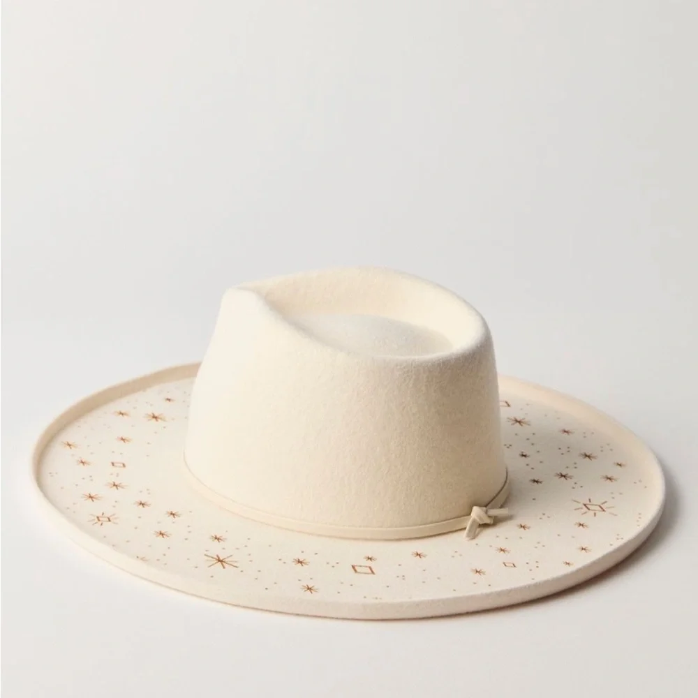 Free People Under The Moon 🌙 and ✨ Stars Hat New with Tags one size Medium